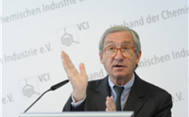 Chemieindustrie steht wieder unter Dampf