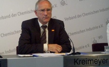 Chemisch-pharmazeutische Industrie investiert in Forschung und Entwicklung
