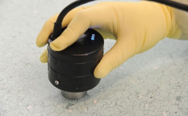 Reinraumreinigung: Präzisere Reinigungsintervalle dank Oberflächenmessungen