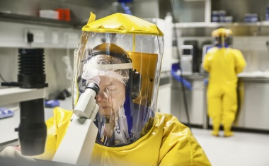 Im Bann von Ebola und Co. Forschung für den Umgang mit den gefährlichsten Viren der Welt