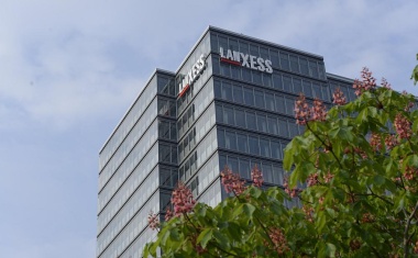 Lanxess hebt Prognose für Geschäftsjahr 2021 an