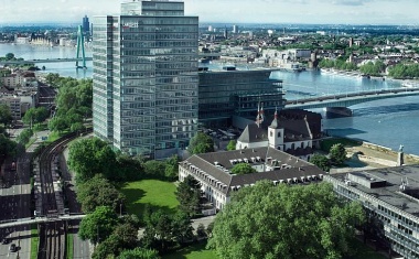 Lanxess hebt erneut Prognose für 2021 an