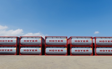 Hoyer verjüngt Tankcontainerflotte