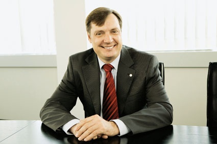 Dr. Armin Knors