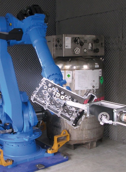 Versuchseinrichtung zum Robotereinsatz des Trockeneisstrahlens