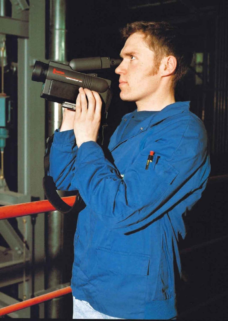 Der Thermografiespezialist bei InfraServ Gendorf, Markus Messner, bei der...