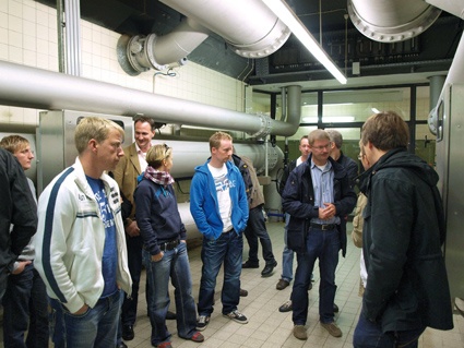 Abb. 2: Teilnehmer des Kurses Pumpenfachingenieur bei einem Besuch im Wasserwerk