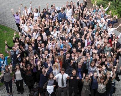 181 junge Nachwuchskräfte haben die Sommerprüfungen bei der Provadis Partner...