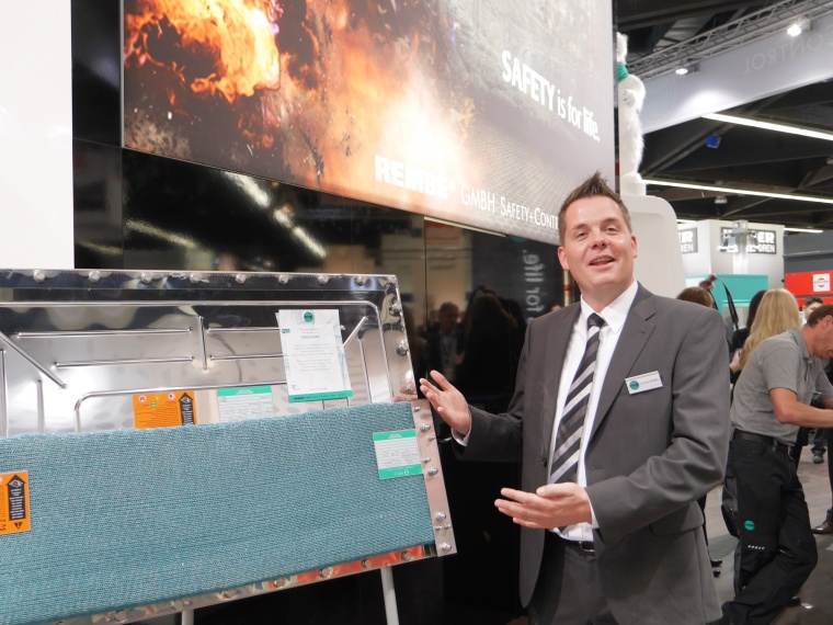 Rembe: Bei der Powtech in Nürnberg stellte Dr. Ing. Johannes Lottermann,...