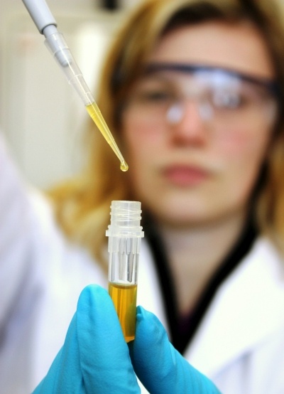 Flüssigprodukte aus der Braunkohle: Untersuchung in einem Labor