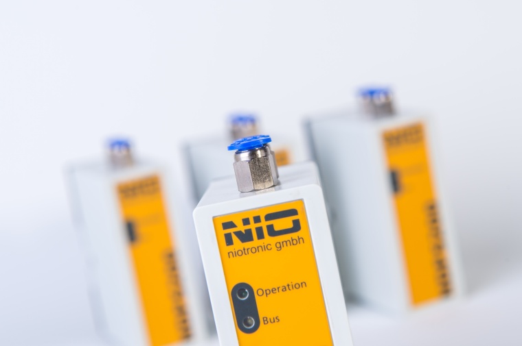 Niotronic: Digitaler Differenzdrucksensor für DIN-Schienenmontage und...