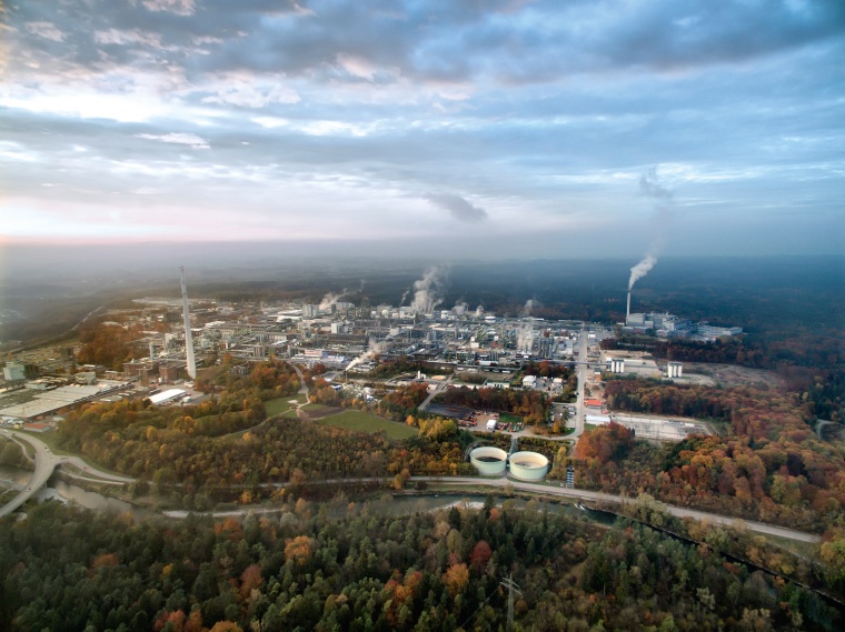 Der Industriestandort Gendorf ist heute Bayerns größter Chemiepark. Unter dem...