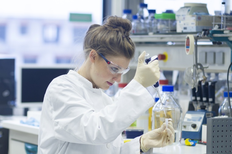 Die chemische Industrie ist unterwegs, als Kind der Industriegesellschaft in...