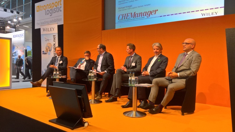 Expertenrunde beim CHEManager Forum (v.l.n.r.): Dr. Carsten Hinne / DB Cargo /...