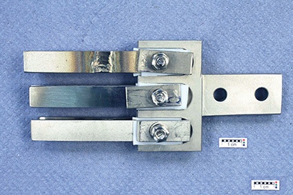 Elektrisch isolierte und auf einem Probenhalter montierte Korrosionsproben zur...