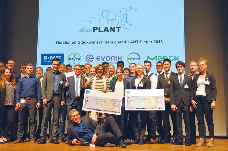 Die Veranstalter und Teilnehmer des ersten chemPLANT Wettbewerbs in Aachen. ©...