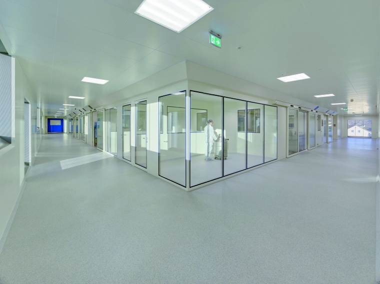 n den neuen Develco-Produktionsräumen ist ein LW Pharma Terrazzo der Leonhard...