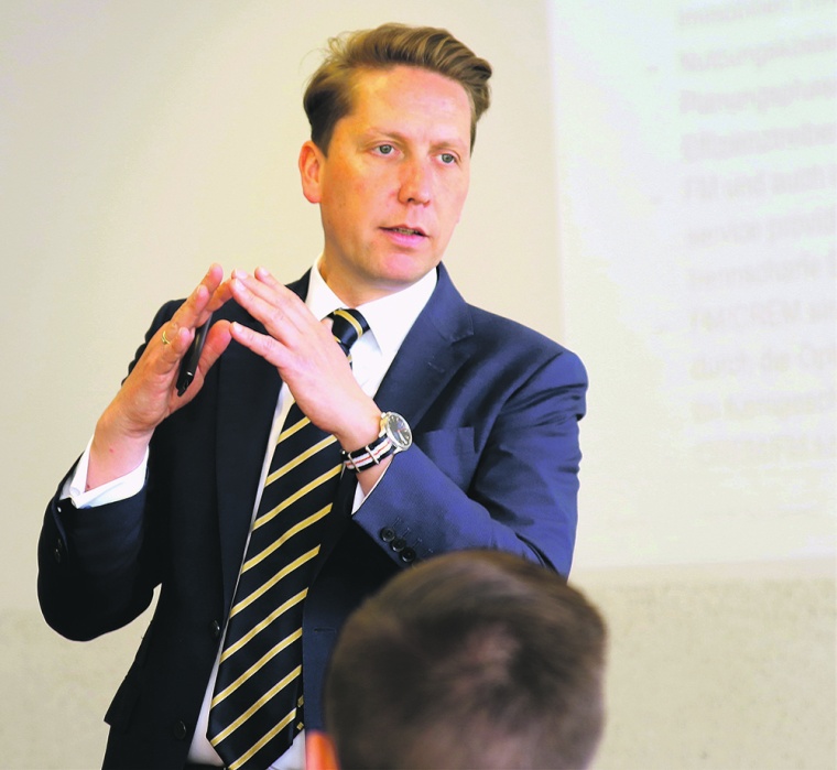 Torben Bernhold lehrt an der FH Münster Immobilienmanagement und ...