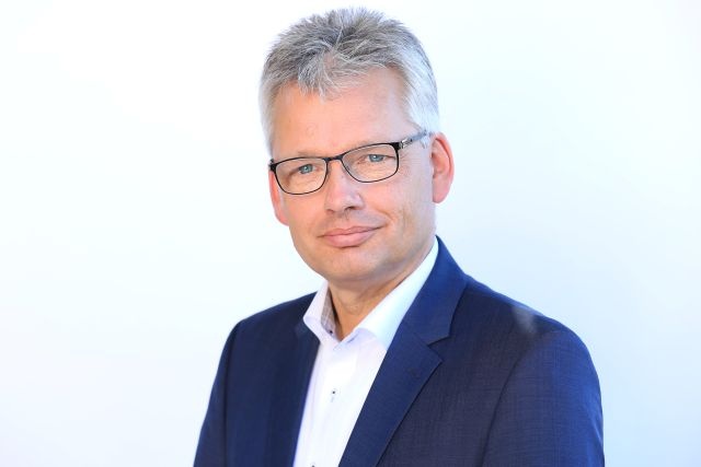 Bernd Kokkelink, Head of Comos Industry Solutions, Siemens: “Hand-over-Phasen...