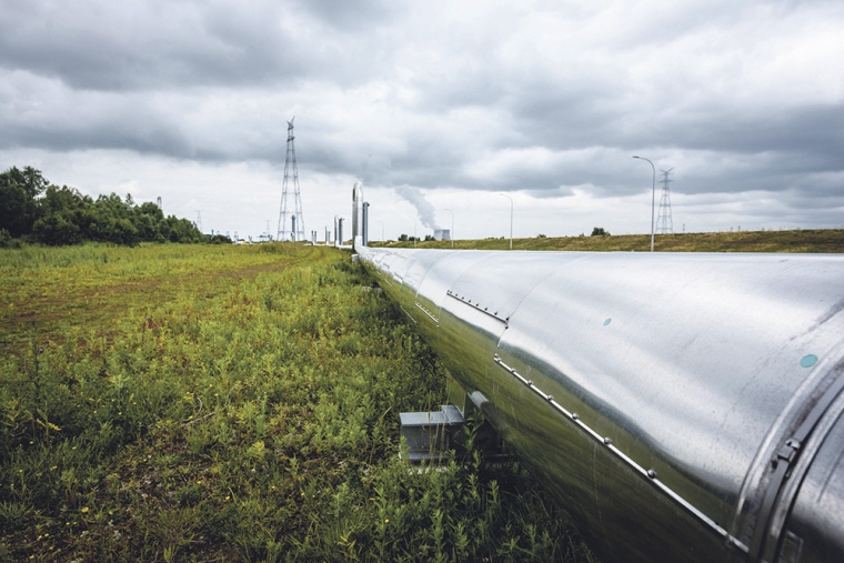 Der Transport per Pipeline-Netz ist ein wichtiger Bestandteil der...