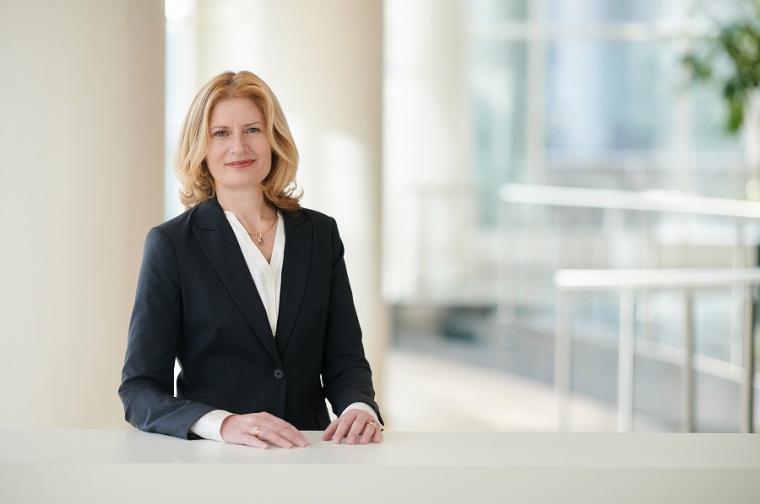 Maike Schuh, Evonik