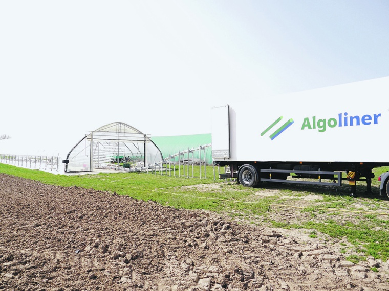 Mobile Fabrik zur Produktion der 5.000 Meter Rohre für den Pilot Großreaktor....