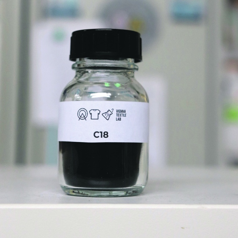 Erstes skaliertes und aufgereinigtes Pigment 2023. | © Vienna Textile Lab