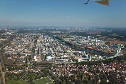 Traditional chemical parks such as the sites of former Hoechst AG in Frankfurt...
