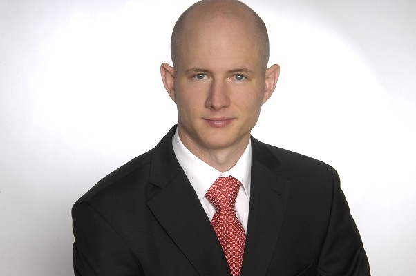 Dr. Sven Bugarski, Stratley