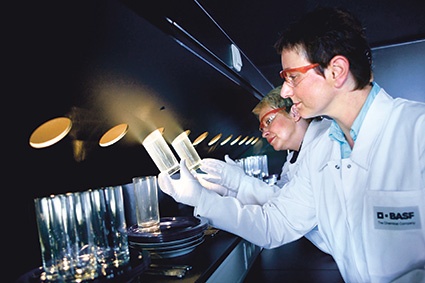 Figure 2: Evaluation of the cleaning performance in the BASF lab