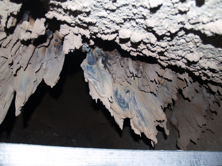 Cornices (Figure 7), cause: excessive operating temperature