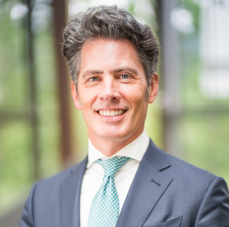 Dr. Frank Jenner, Ernst & Young