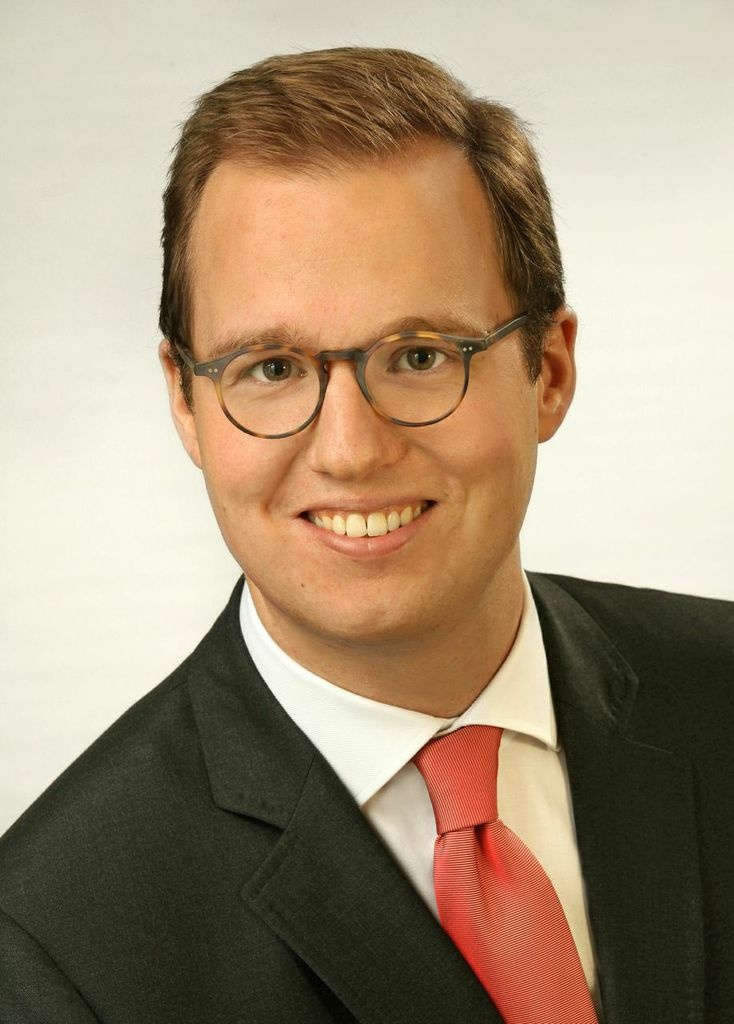 Eike Christian Eschenröder, Accenture Strategy