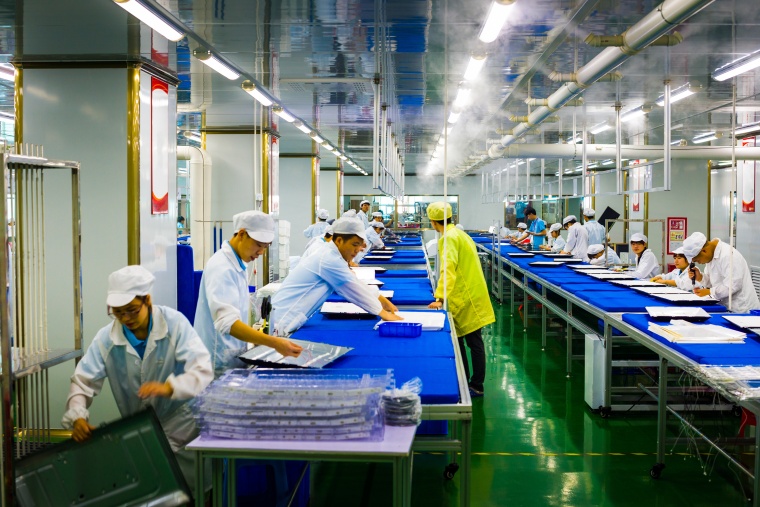 (c) Arsirya/Shutterstock