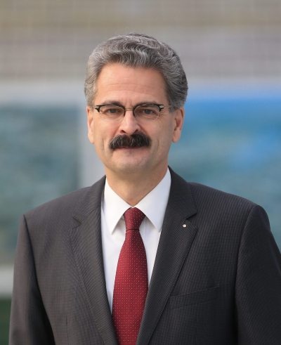 Dr. Lothar Meier