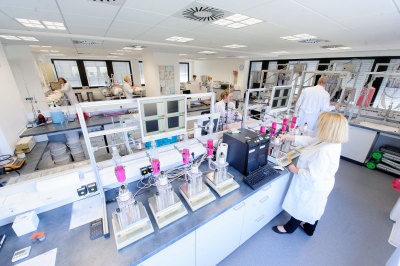 Evonik eröffnet neues Anwendungstechnikzentrum für Superabsorber