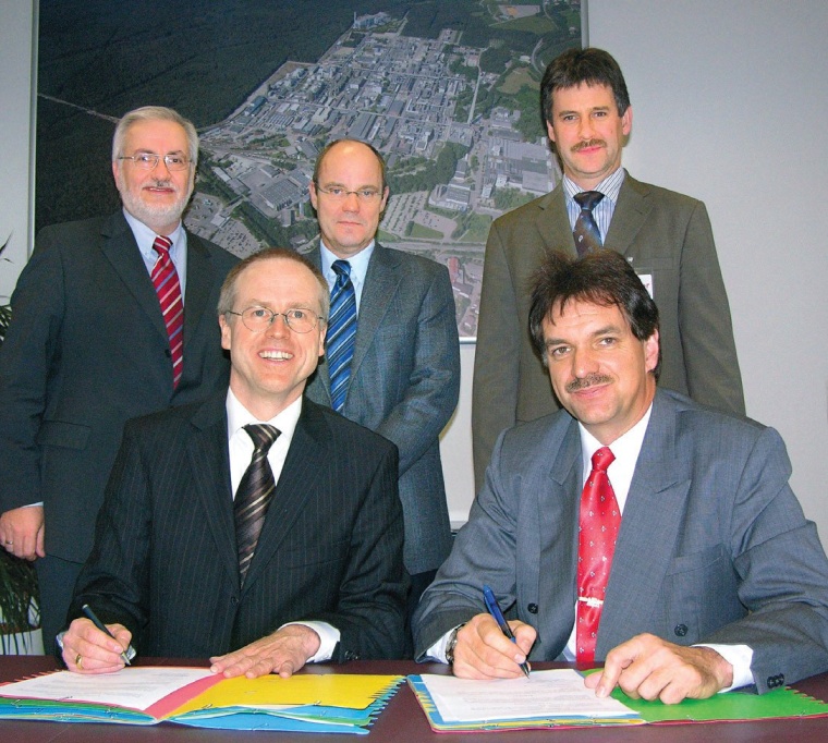 Mit der Unterzeichnung eines „Letter of Intent“ bekunden Ferdinand Fiedler...