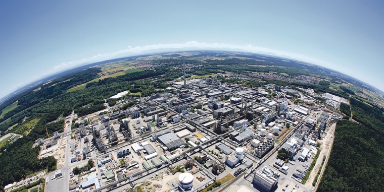 Als größter Chemiepark Bayerns entwickelt sich der Industriepark Werk Gendorf...