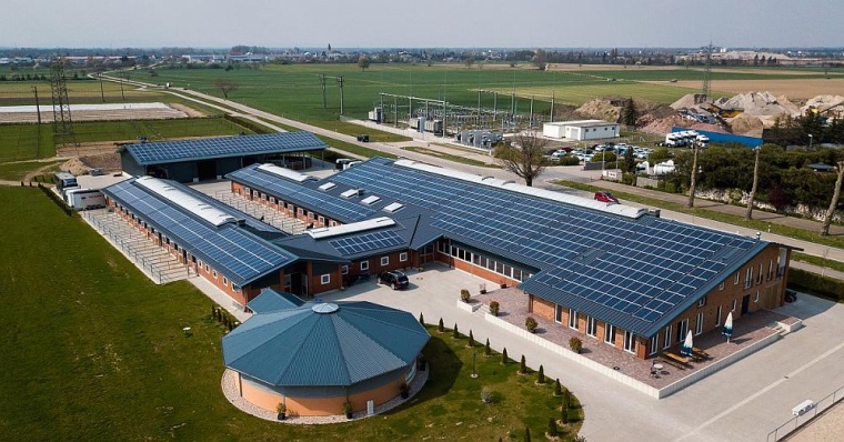 Q CELLS bietet kostengünstigen Solarstrom vom eigenen Dach, ohne dass das...