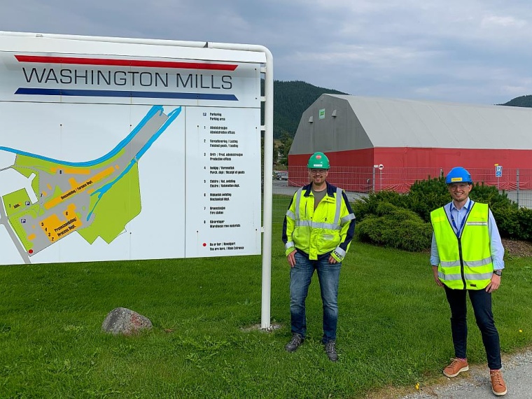 Washington Mills, Orkanger, Norwegen: v.l . Eirik Syrstad Brattli, HSE-/QA-...