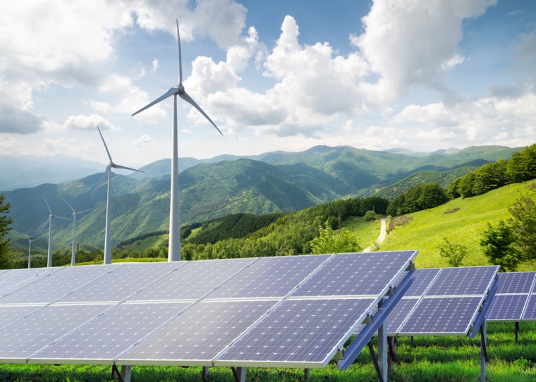 Der Anteil erneuerbarer Energien am Bruttostromverbrauch in den ersten drei...