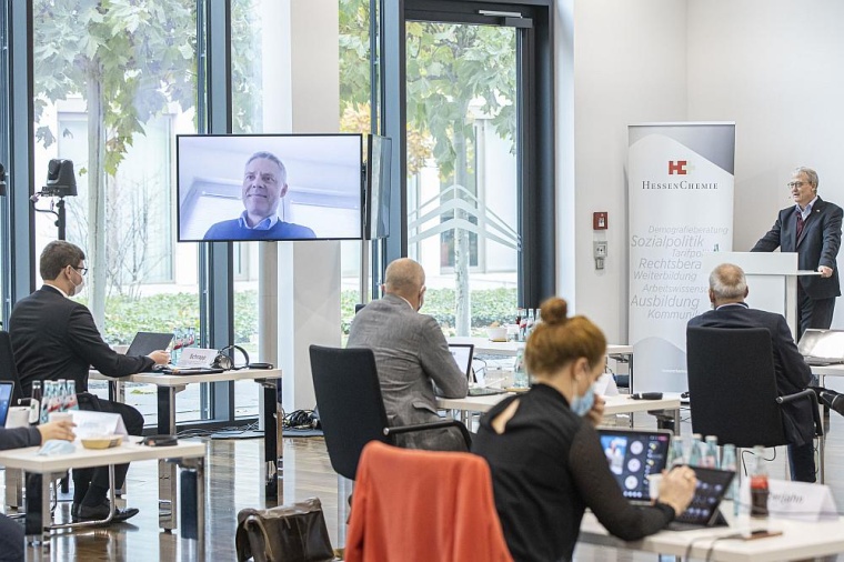 Manuel Lösel, Staatssekretär im Hessischen Kultusministerium, gab den...