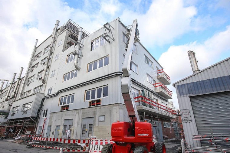 Die Bauarbeiten für den neuen Polyamid-12-Komplex von Evonik schreiten gut...