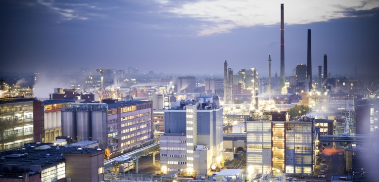 Die Experten von Infraserv Höchst entwickeln mit ihren Kunden ein klares Bild,...