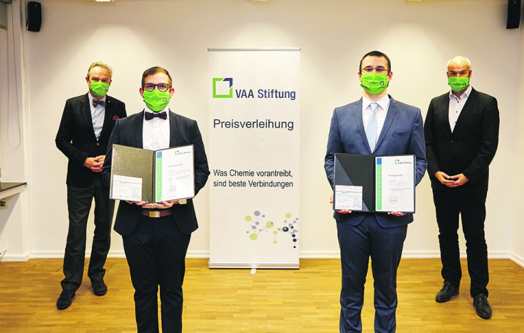 Am 7. Dezember 2020 wurden Patrick Lott (vorn links) und Lukas Reisky (vorn...