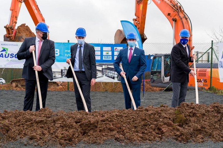 Spatenstich für die neue Produktionsstätte: (v. l. n. r.) Romain Wester,...