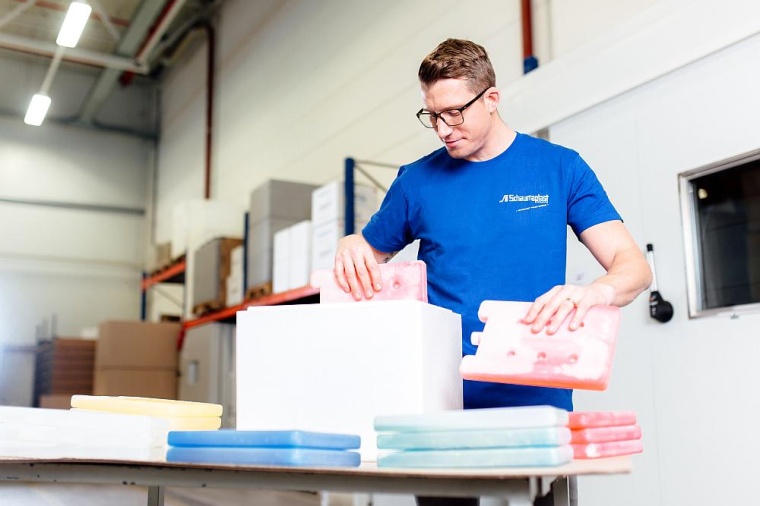 Die leichten Thermoboxen können mit Spezialakkus für nahezu jeden...
