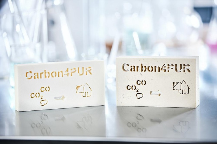 Dämmplatten aus Polyurethanhartschaum auf Basis der Carbon4PUR-Technologie....
