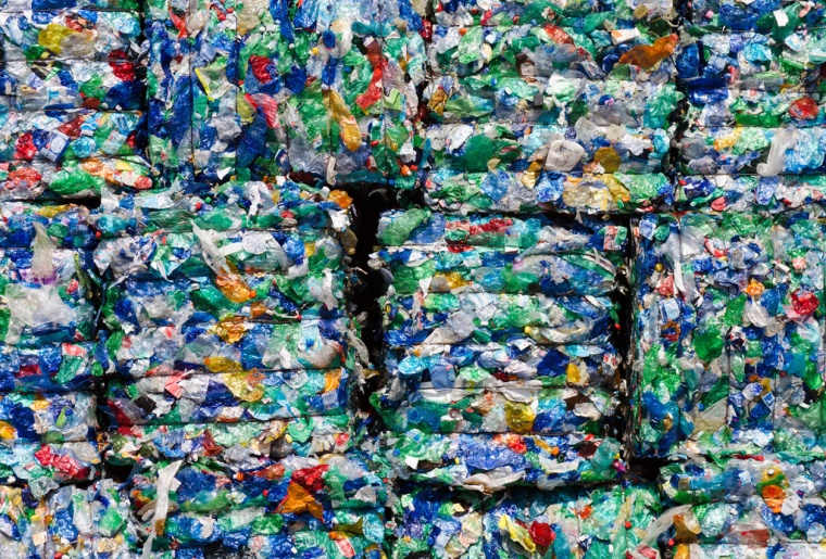 PET-Getränkeflaschen-Recycling. Foto: Frank Fiedler / Shutterstock 130886