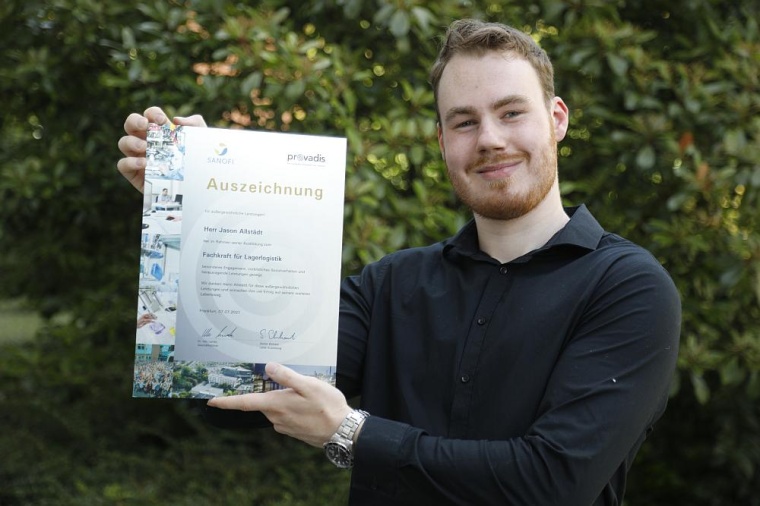 Jason Allstädt ist einer der erfolgreichen Provadis-Absolventen, die für...